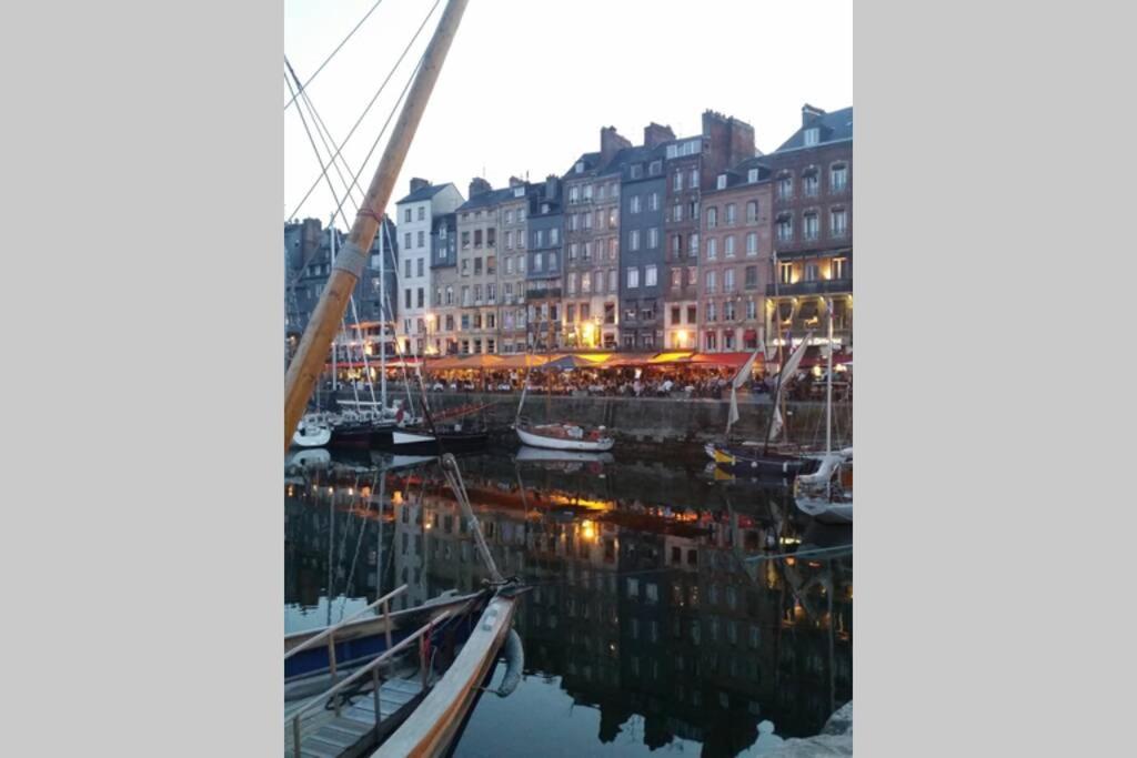 Une Pause Chez Julien, Appartement Lumineux Et Idealement Situe! Honfleur Exterior foto